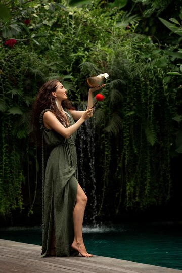 hermosa-nina-dedica-practicas-chamanicas_72229-1153